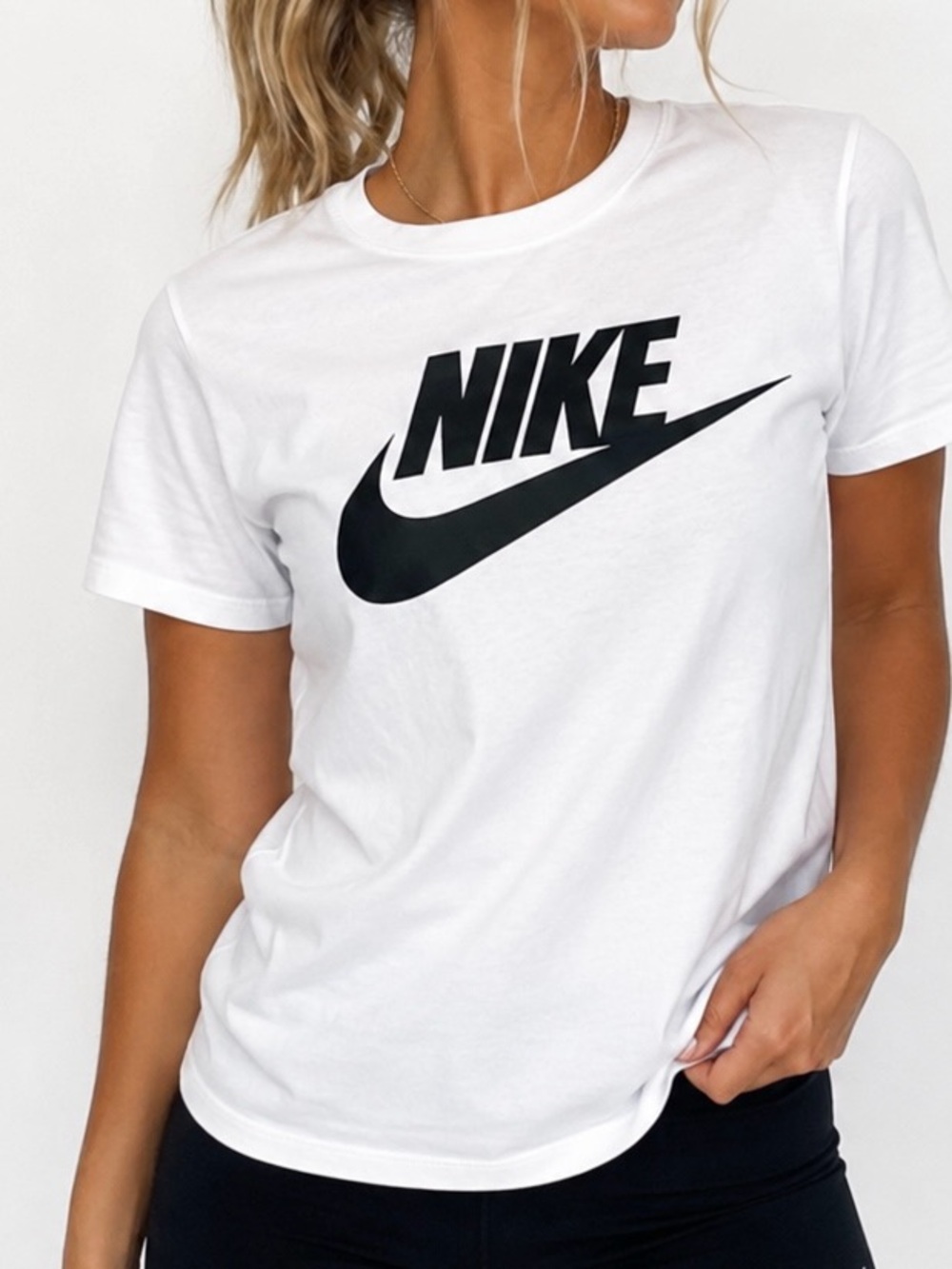 Nike The Nike Tee White Black Logo T-Shirt Women’s Medium Classic Swoosh